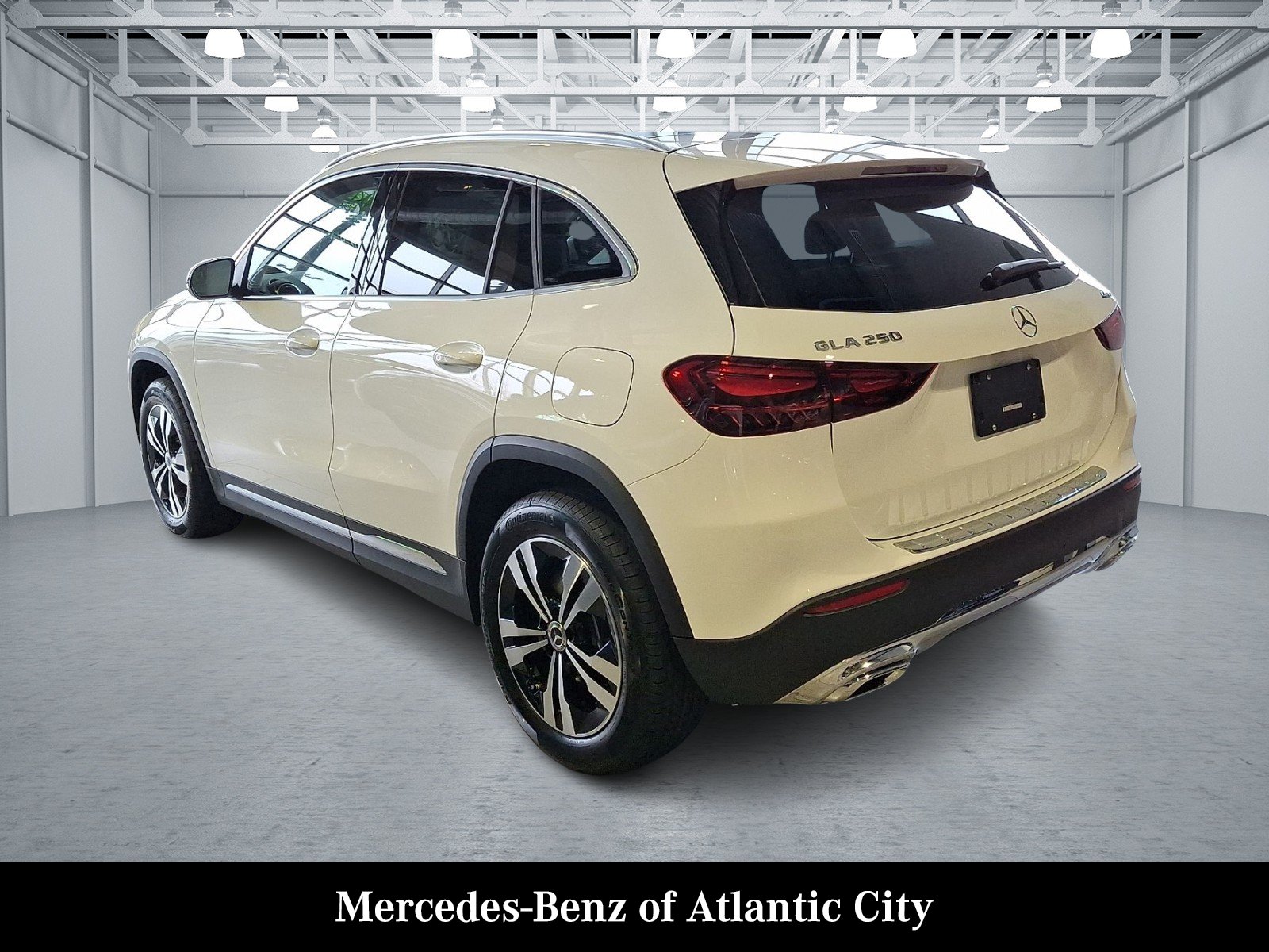 New 2026 Polar White Mercedes-Benz GLA 250 image 3