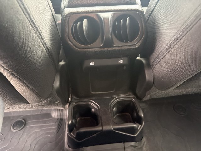 Used 2020 White Jeep Unlimited Sport Altitude image 20