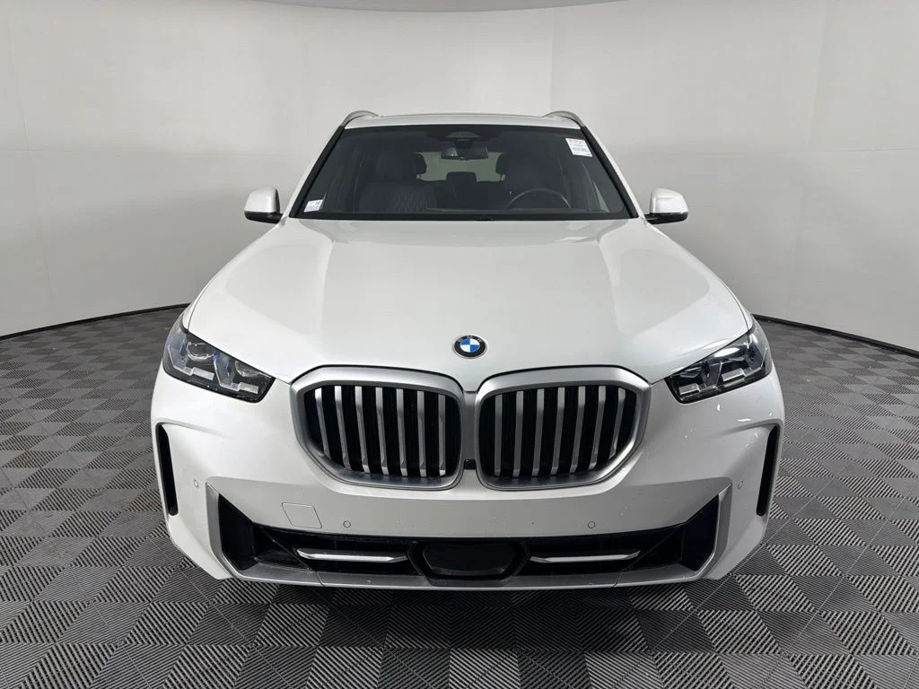 Certified Used 2024 White BMW xDrive40i image 2