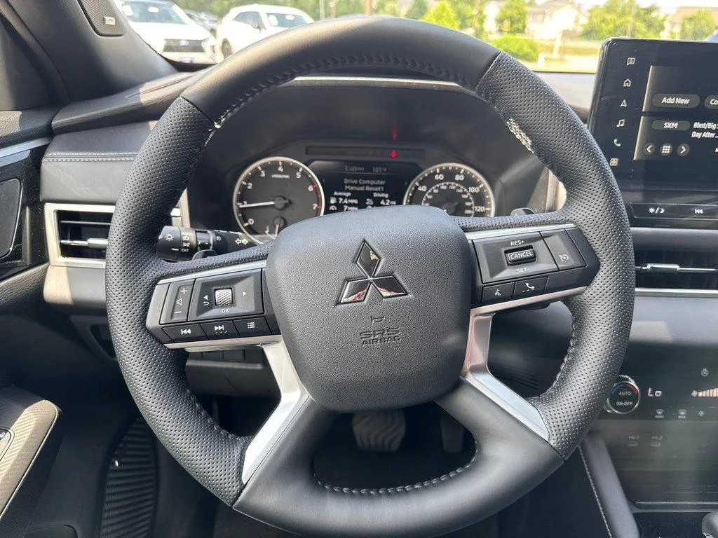 New 2026 White Diamond Mitsubishi LE 1.5T S-AWC image 17