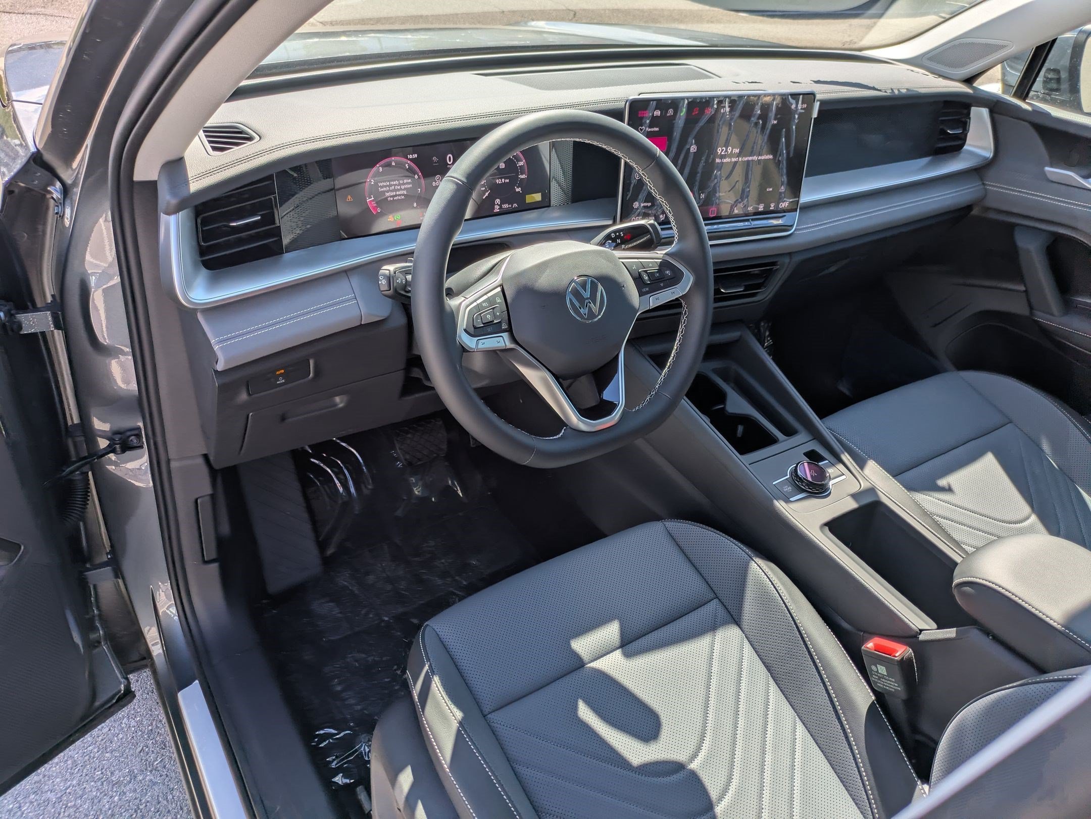 New 2026 Platinum Gray Metallic Volkswagen SE image 10