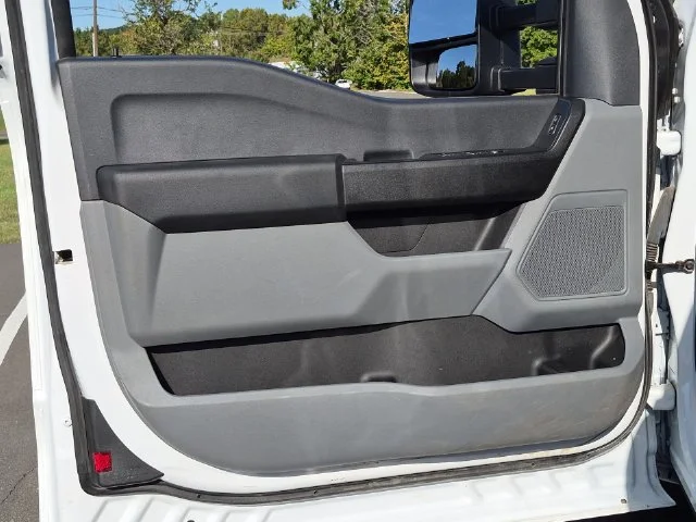 Used 2023 White Ford XL image 19