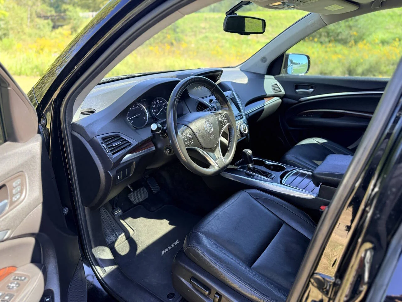 Used 2015 Black Acura Base 4dr SUV image 12