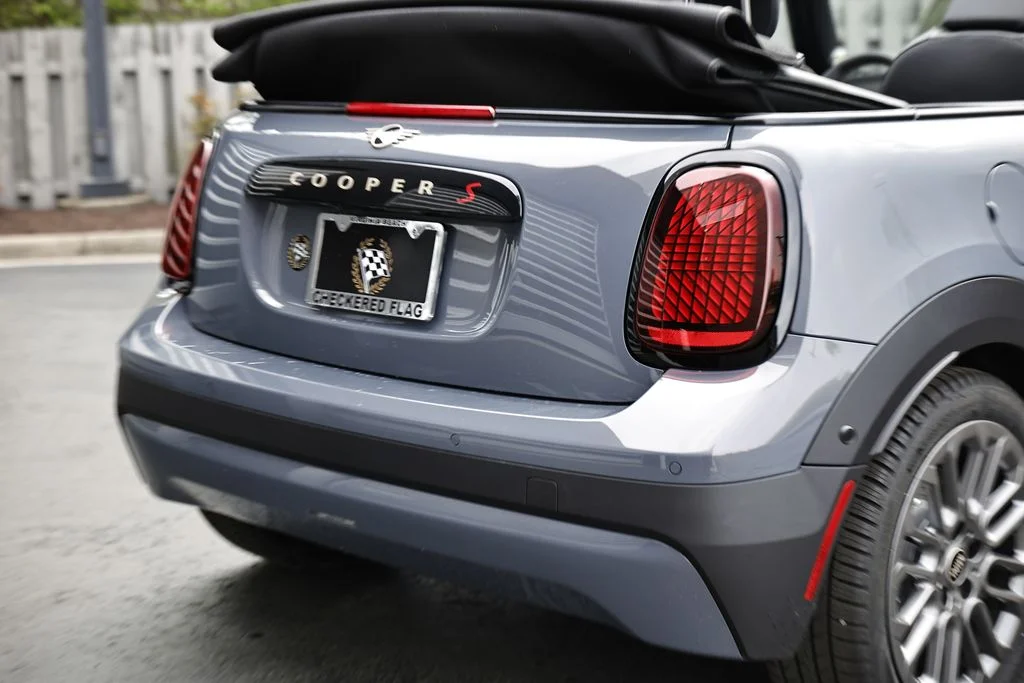 New 2026 Copper Grey Metallic MINI Signature Plus image 9