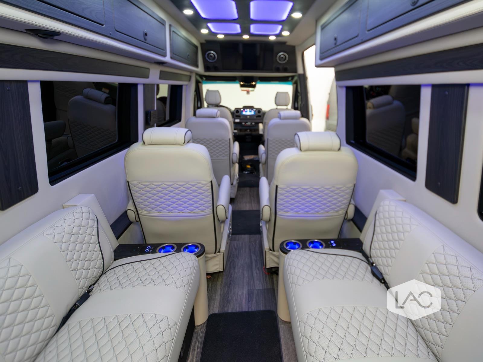 New 2026 Hightech Silver OGV LUXURY COACH AWD ADV PKG 2.1 w/ Comfort Seats image 21