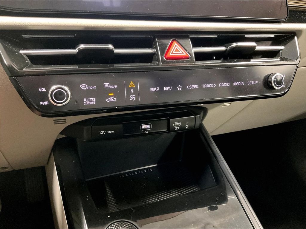 Used 2023 Green Kia Wind image 25