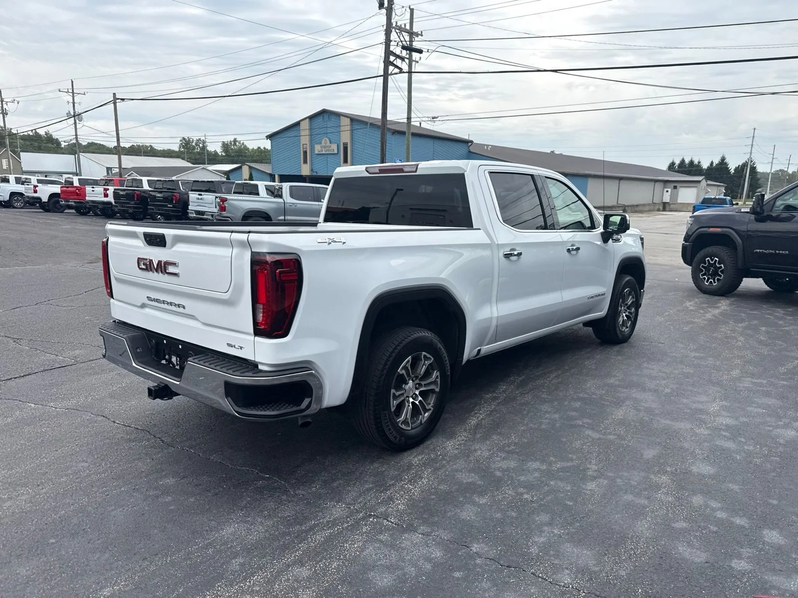Used 2025 White GMC SLT image 7