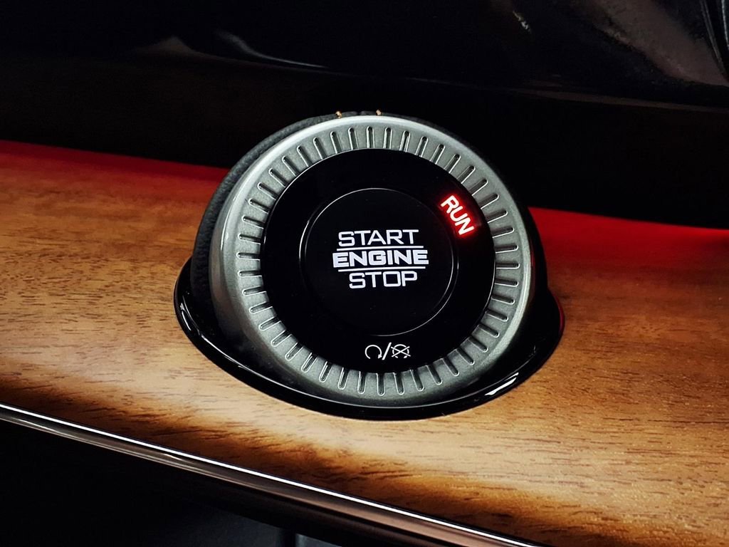 2024 Jeep Grand Wagoneer L Series III - Photo 18