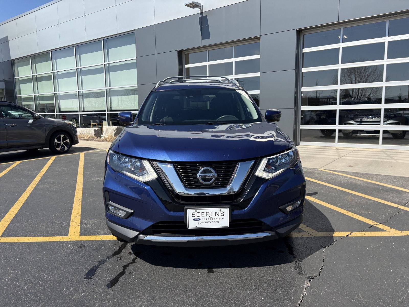 Used 2018 Nissan Rogue SL with VIN 5N1AT2MV6JC850563 for sale in Brookfield, WI
