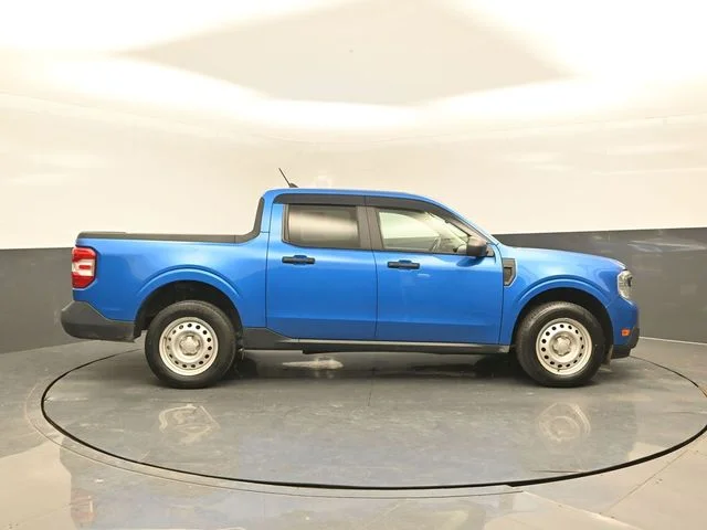 Certified Used 2022 Blue Metallic Ford XL image 3