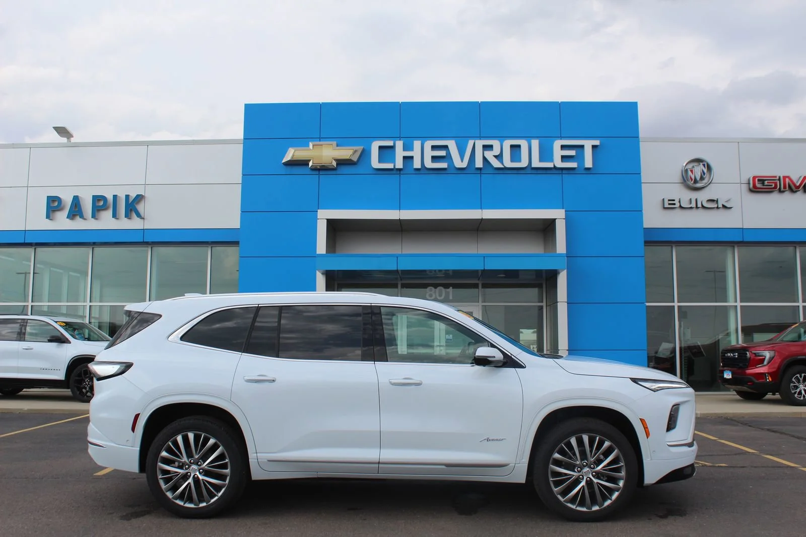 2026 Buick Enclave Avenir AWD's photo