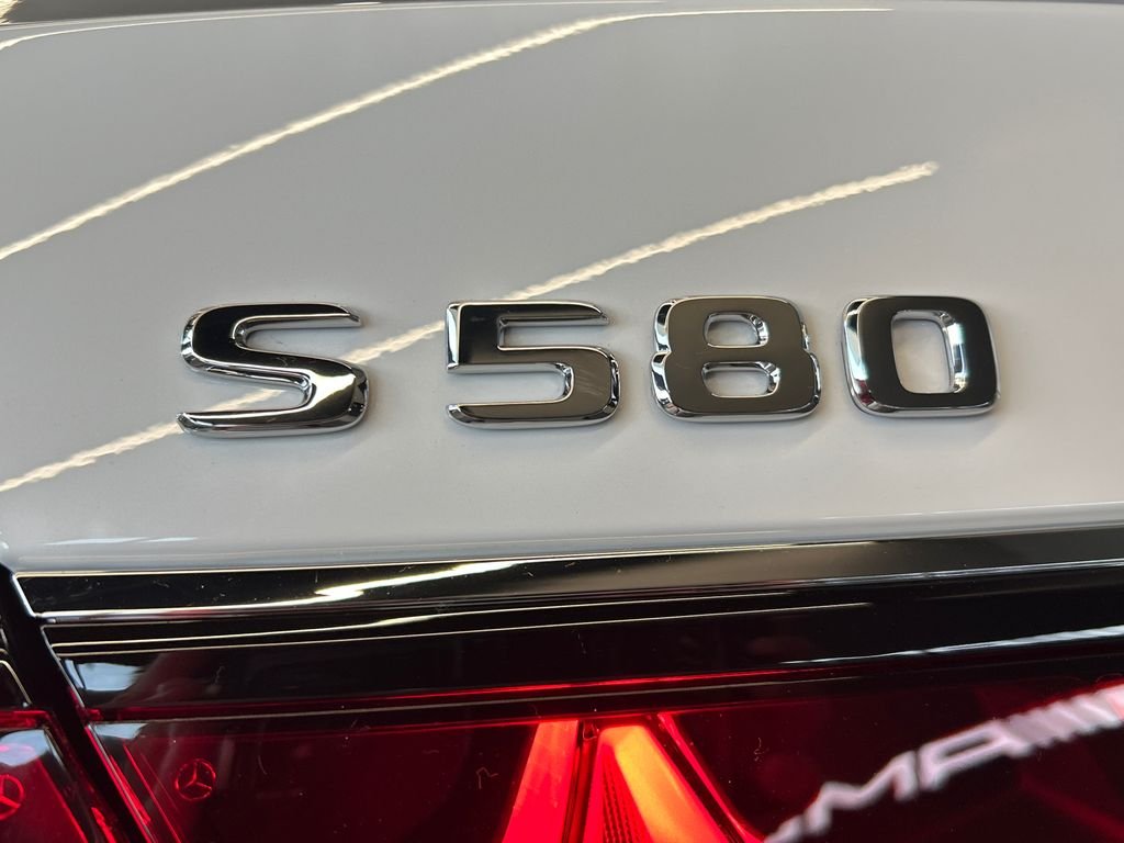 New 2027 MANUFAKTUR Moonlight White Metallic Mercedes-Benz S 580 image 24