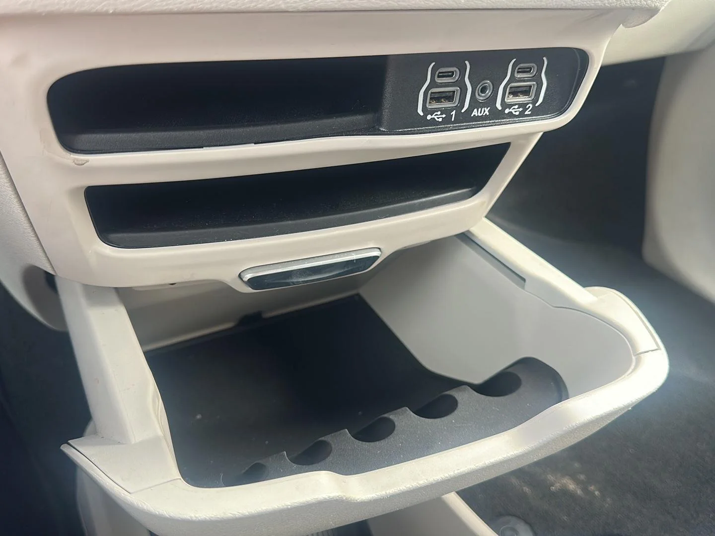 Used 2024 Diamond Black Chrysler Touring L image 27