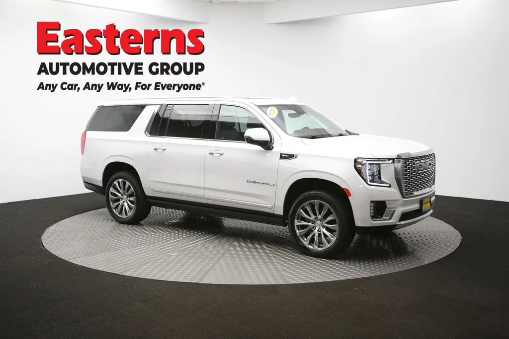 Used 2022 White GMC Denali image 54