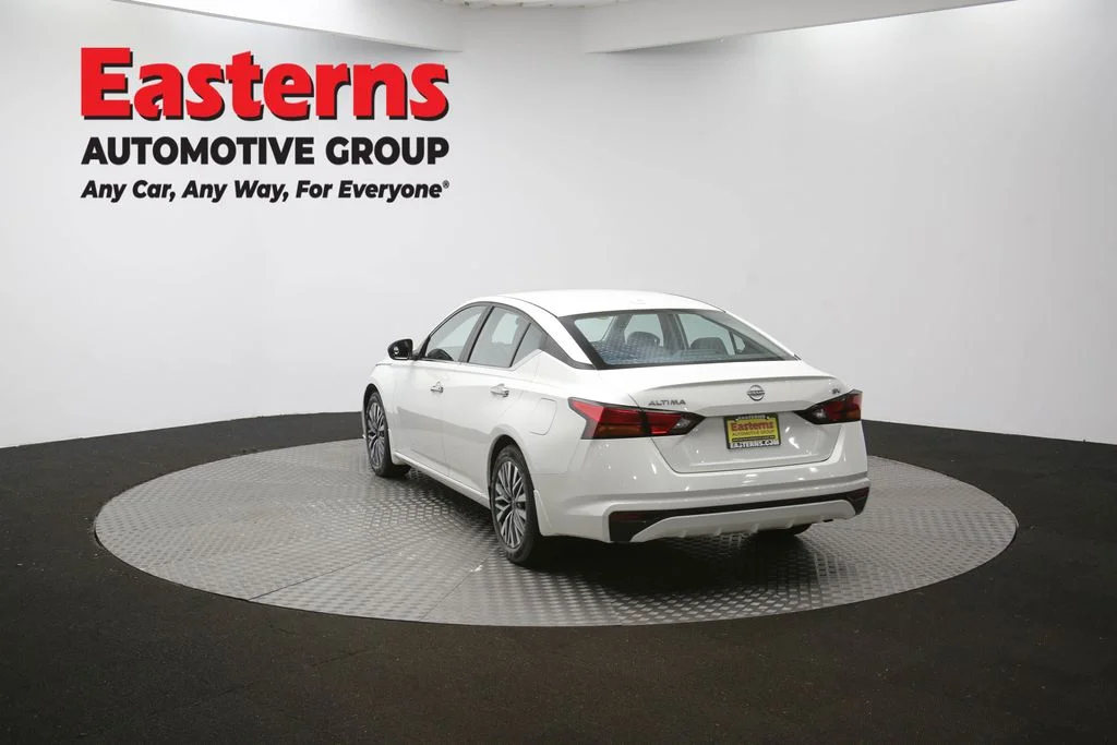 Used 2024 White Nissan 2.5 SV image 64