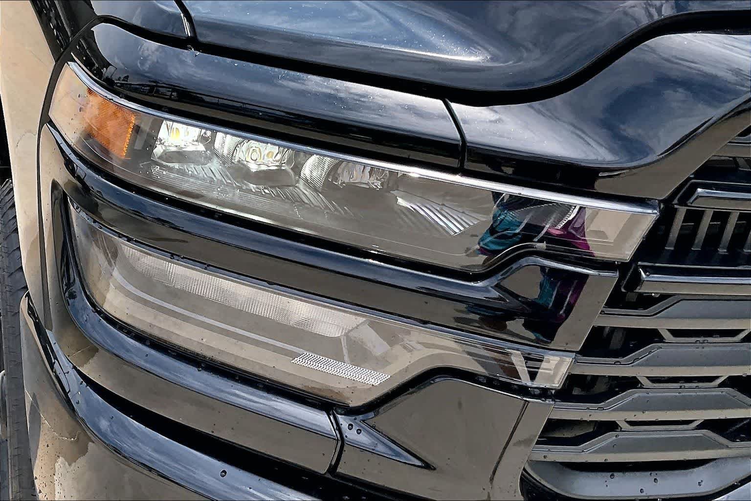 New 2026 Diamond Black Crystal Pearl-Coat Exterior Paint RAM Big Horn image 13