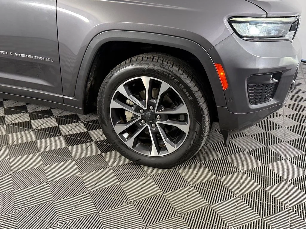 Used 2022 Gray Jeep Overland image 12