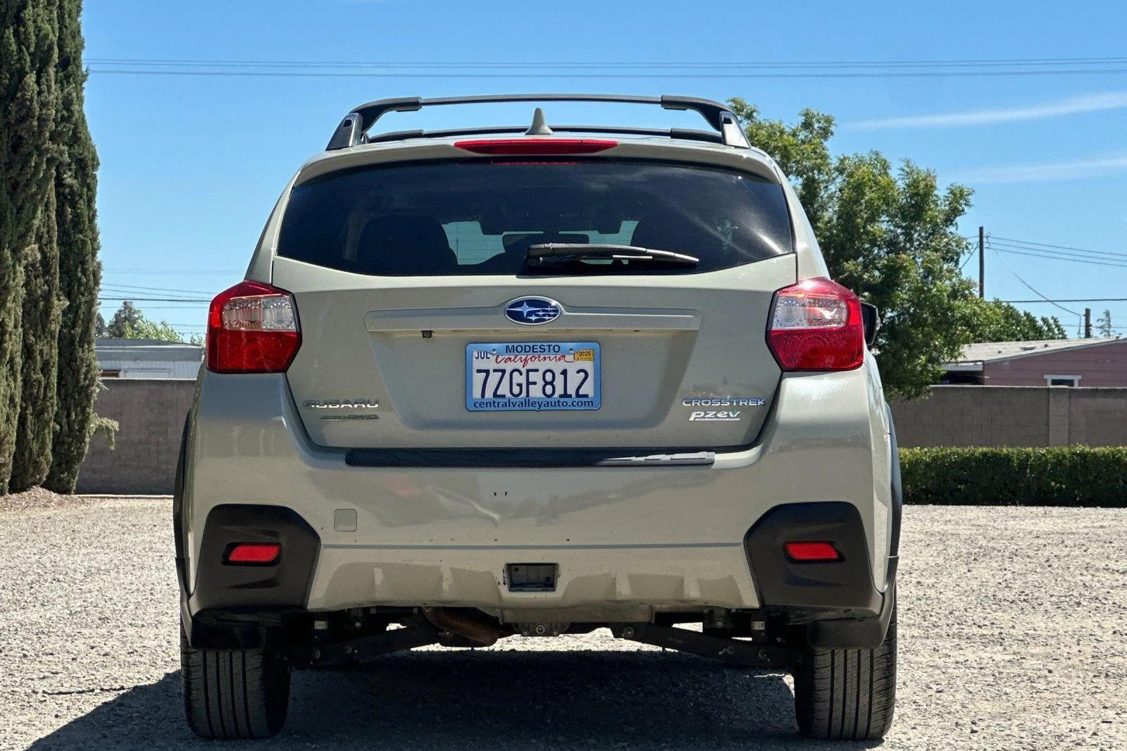 Used 2017 Dark Gray Metallic Subaru Limited image 5