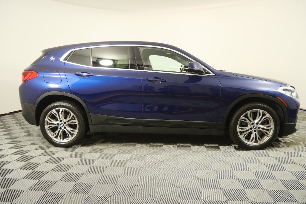 Used 2020 Mediterranean Blue Metallic BMW sDrive28i image 3