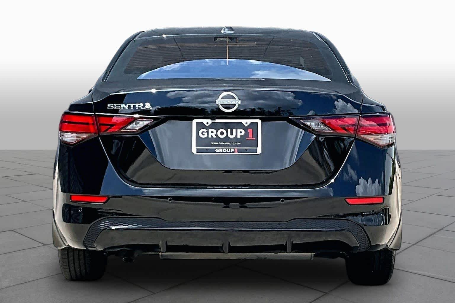 Used 2025 Super Black Nissan SV image 5