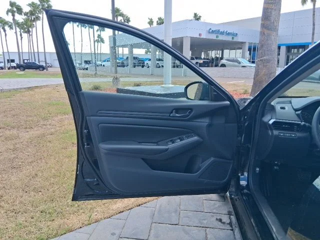 2025 Nissan Altima S - Photo 13