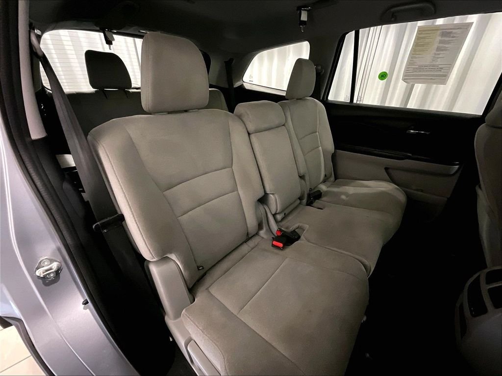 Used 2019 Silver Honda EX image 16