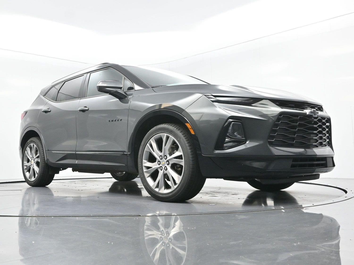 Used 2020 NIGHTFALL GRAY METALLIC Chevrolet RS image 42
