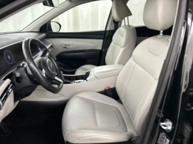 Used 2025 Black Hyundai SEL Convenience image 6
