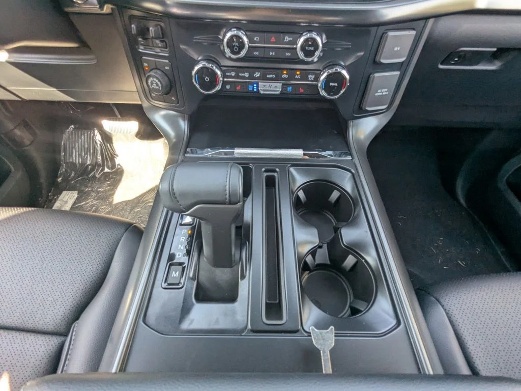 New 2026 Oxford White Ford Lariat image 19