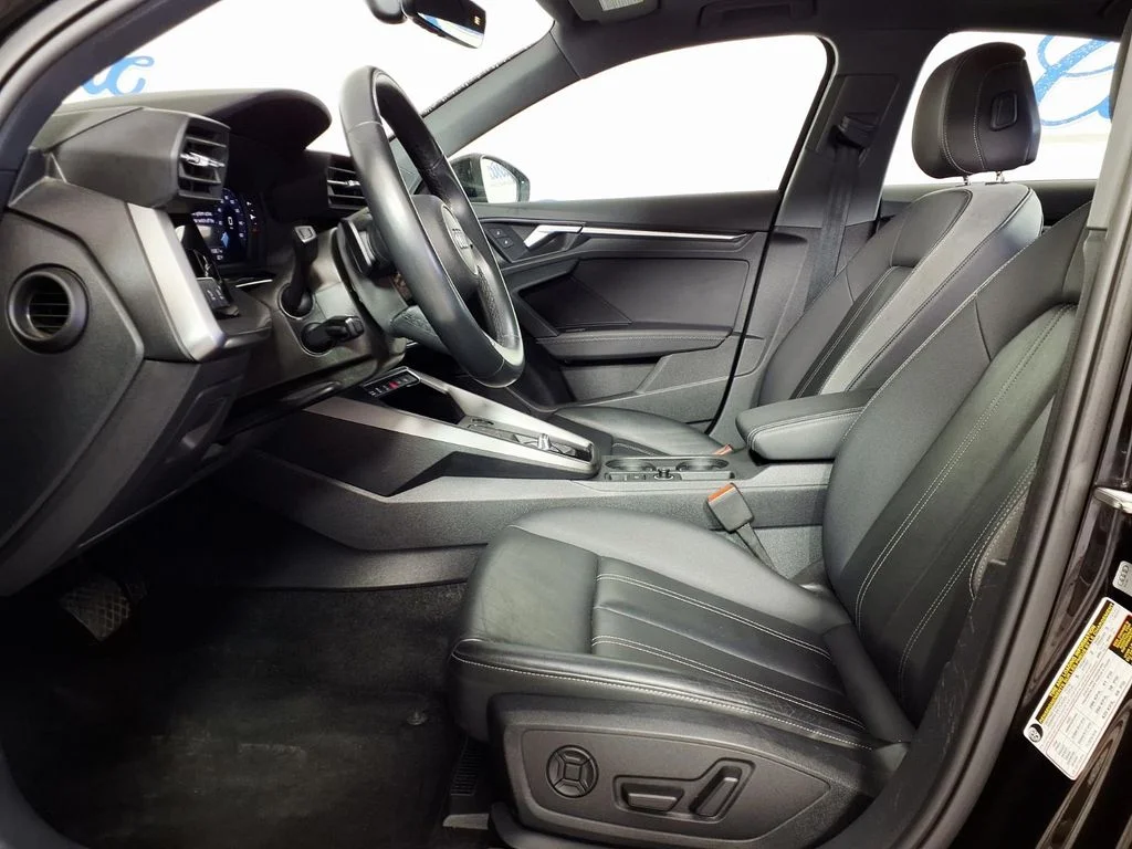 Used 2024  Audi 40 Premium image 7