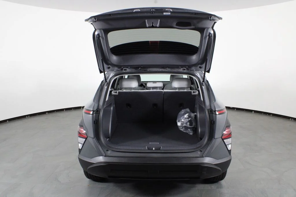 Used 2026 Gray Hyundai SEL Sport image 17