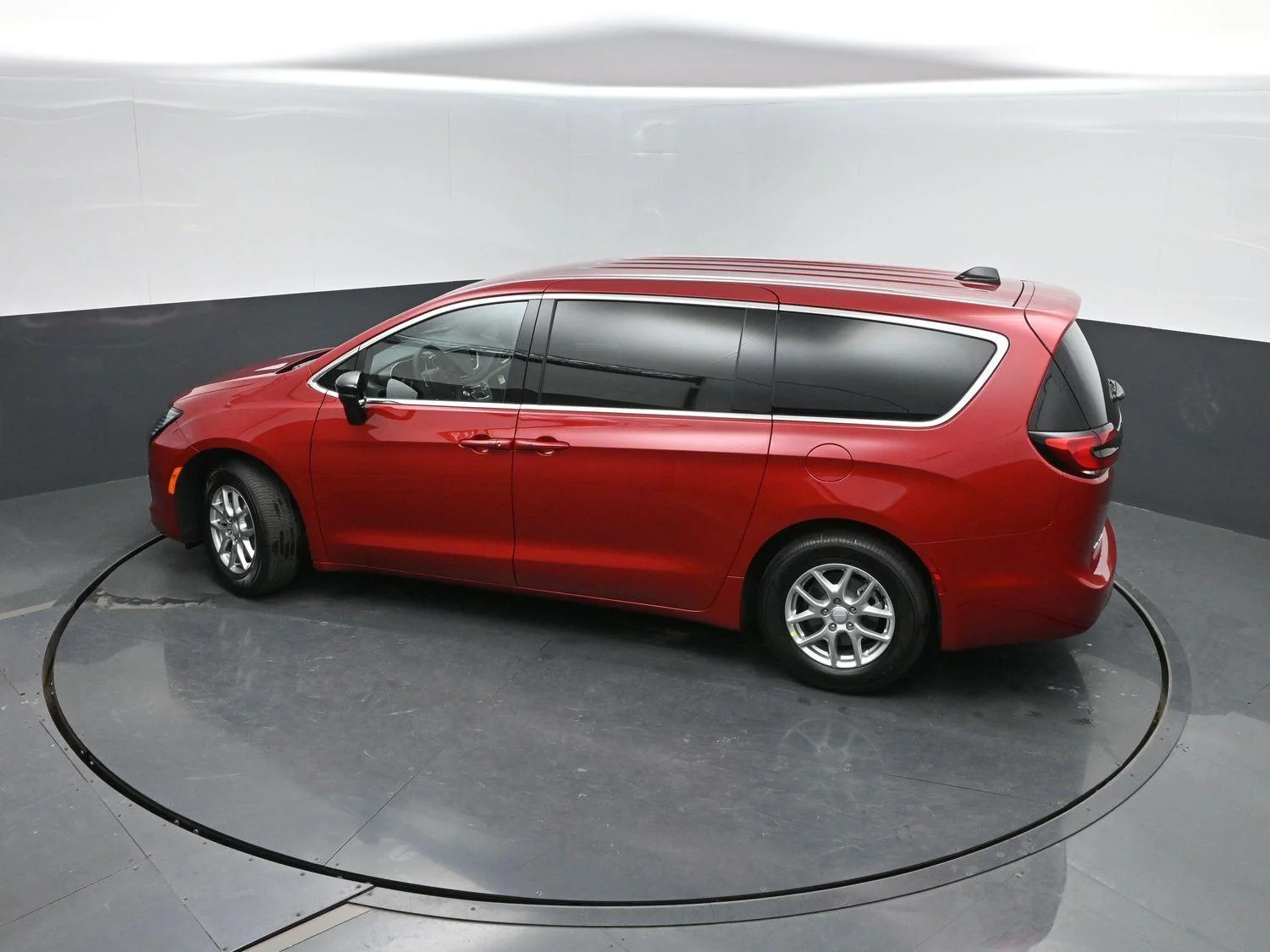 New 2027 Red Hot Pearl-Coat Exterior Paint Chrysler Select image 37