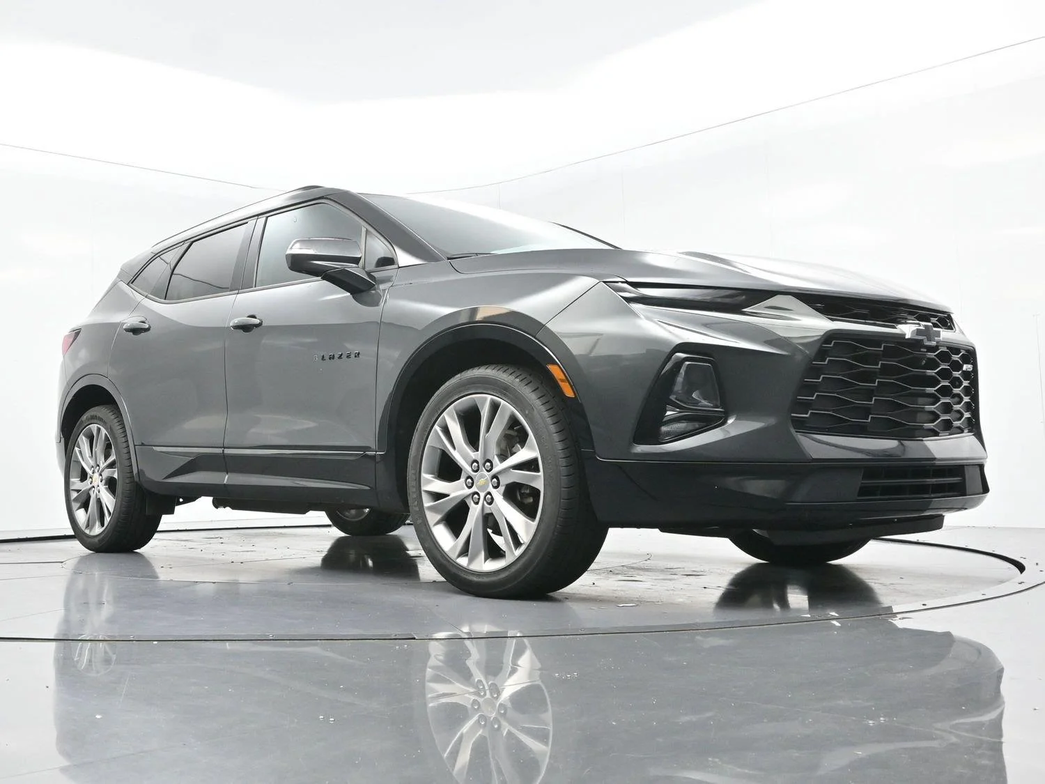 Used 2020 NIGHTFALL GRAY METALLIC Chevrolet RS image 42