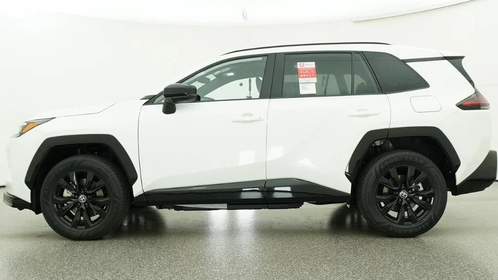 New 2026 Ice Cap Toyota SE image 22