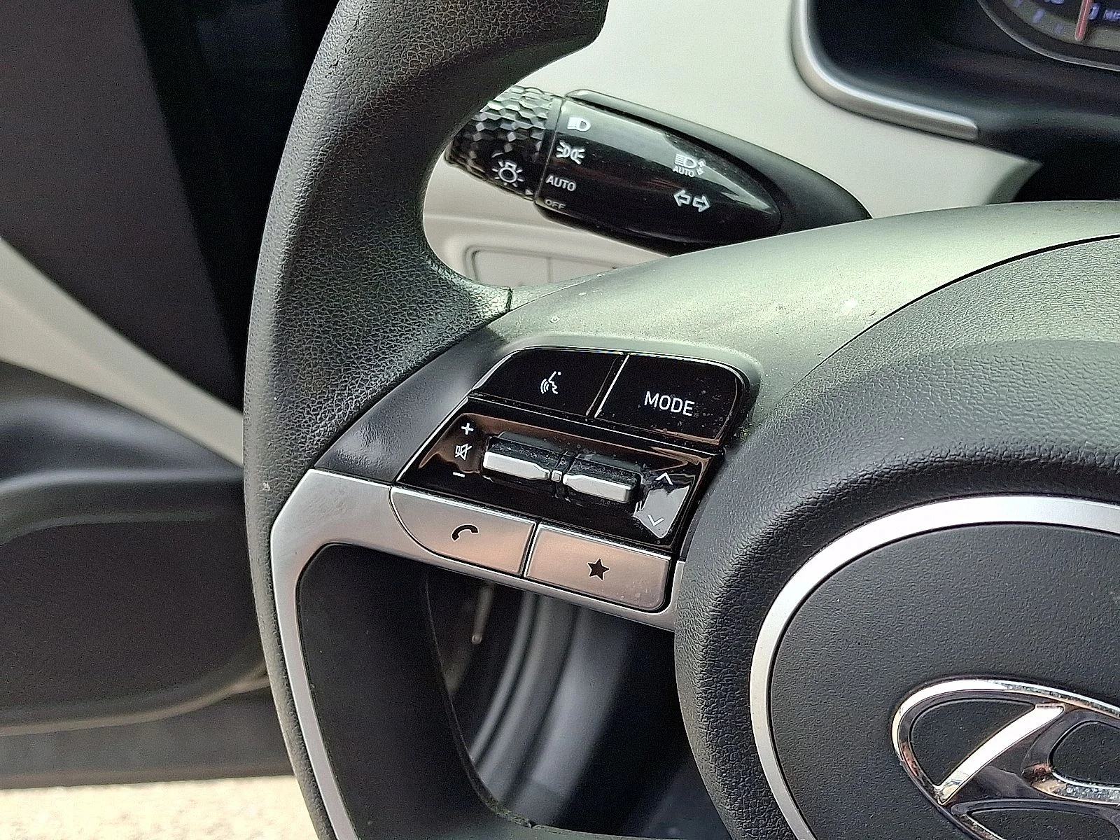 Used 2023 Black Hyundai SEL image 19