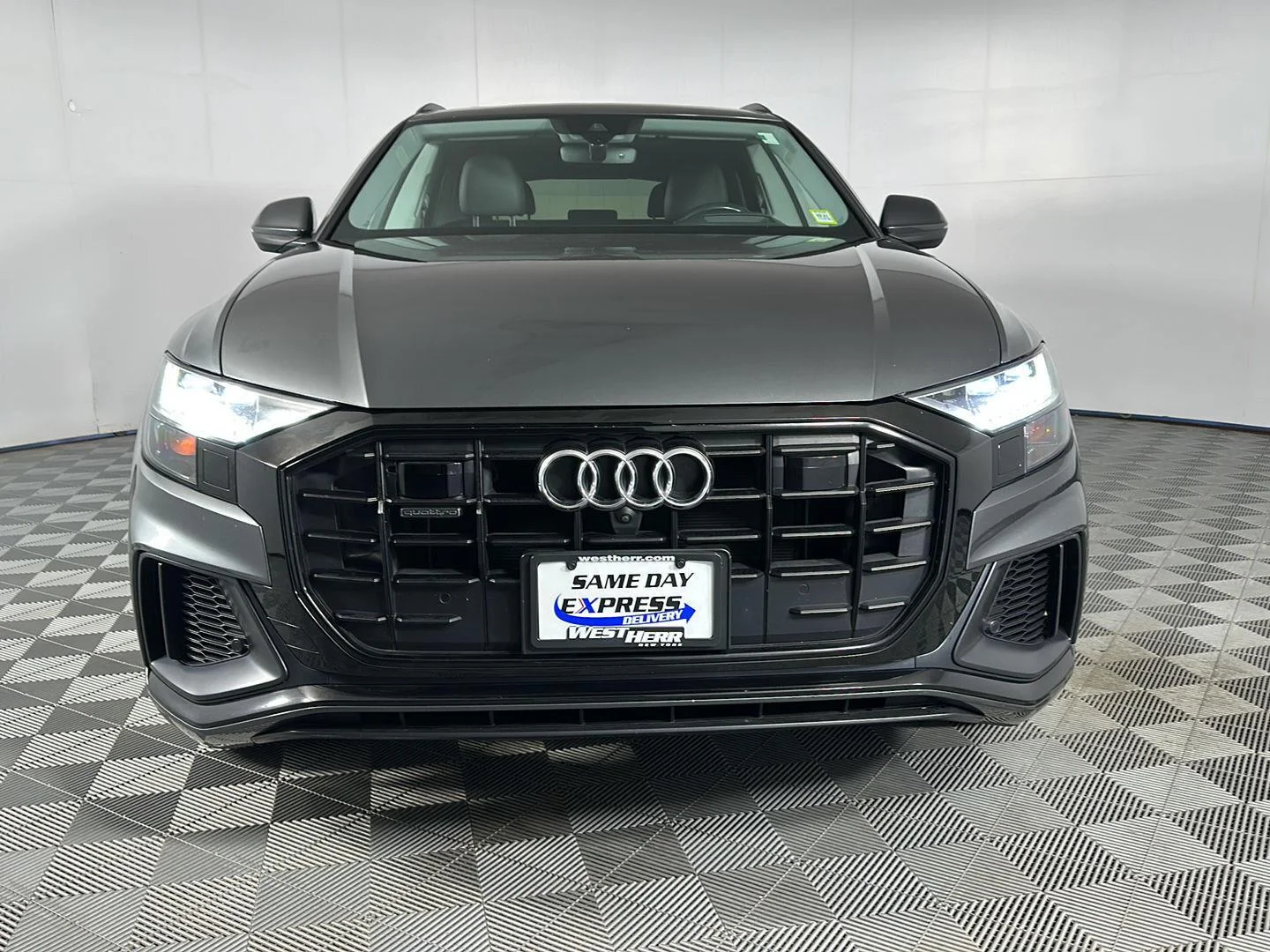 Used 2019 Daytona Gray Pearl Effect Audi Prestige image 2