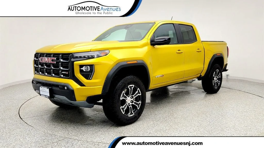 2023 GMC Canyon 4WD AT4 Crew Cab Short Box's photo