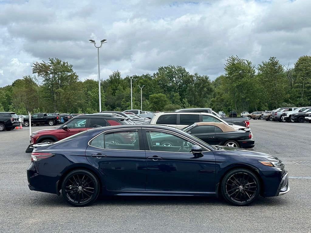 Used 2022  Toyota XSE image 10