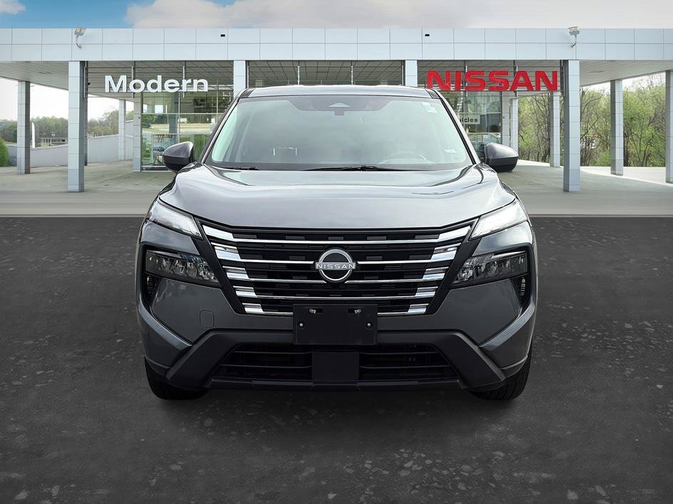 Certified Used 2025 Gun Metallic Nissan SV image 28