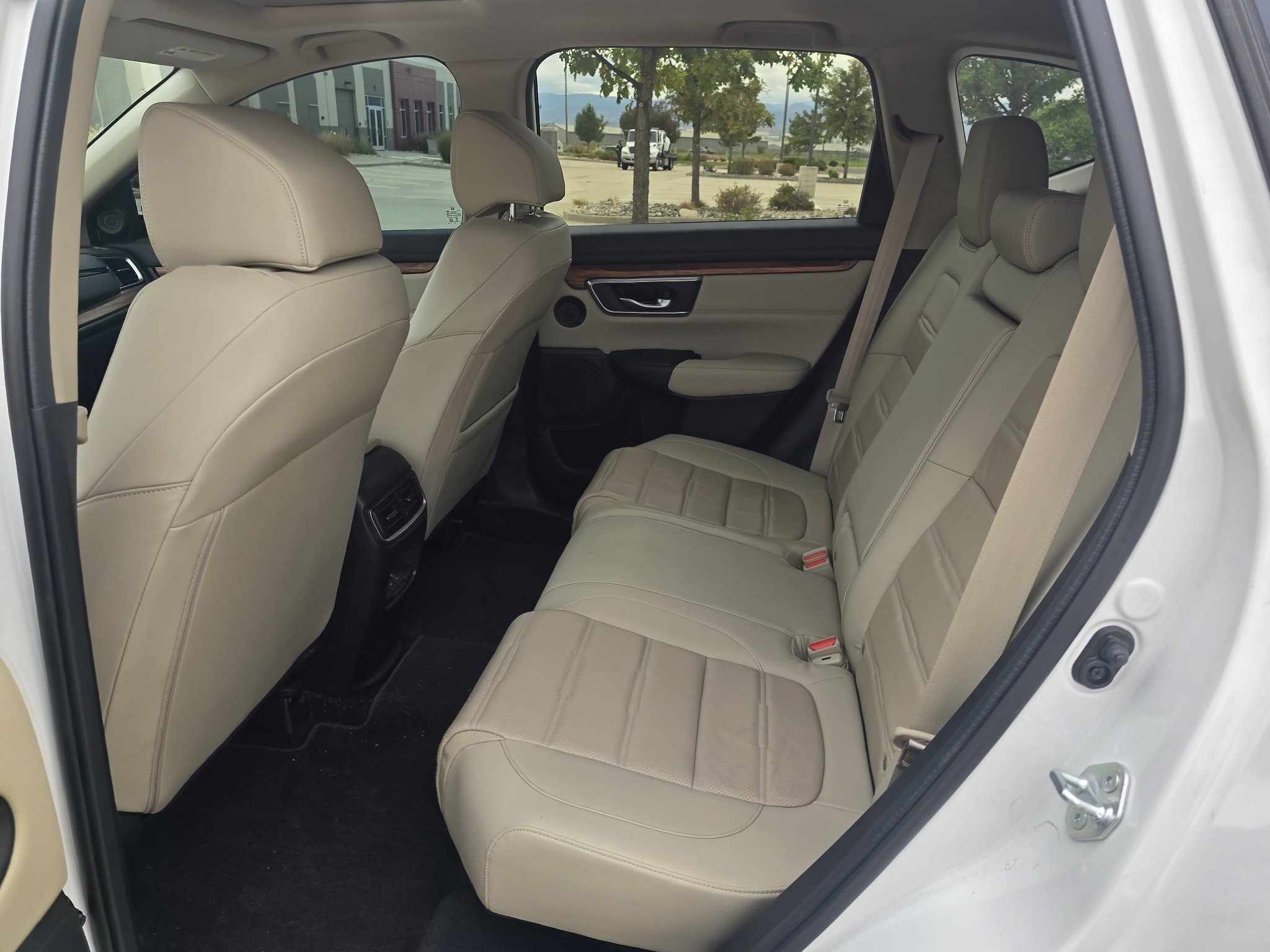 Used 2021 Platinum White Pearl Honda Touring image 14
