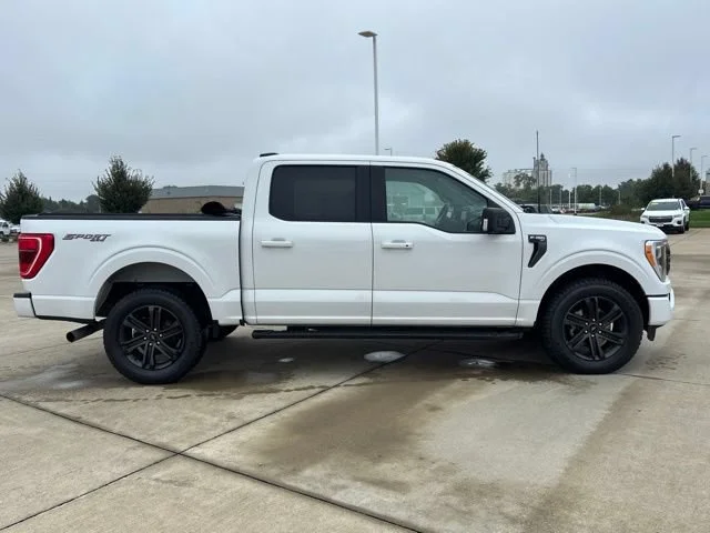 Used 2021 White Ford XL image 41