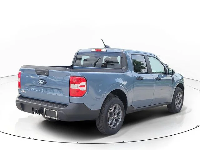 New 2026 Azure Gray Metallic Ford XLT image 5