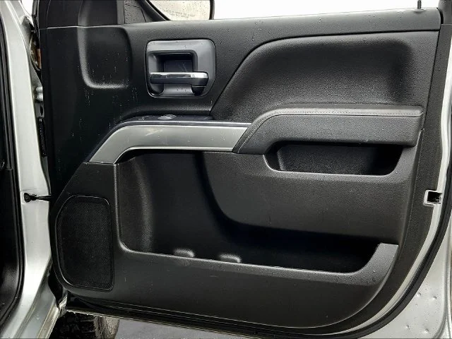 Used 2019 Silver Chevrolet LT image 30
