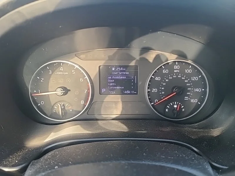 Used 2022 White Kia LX image 14