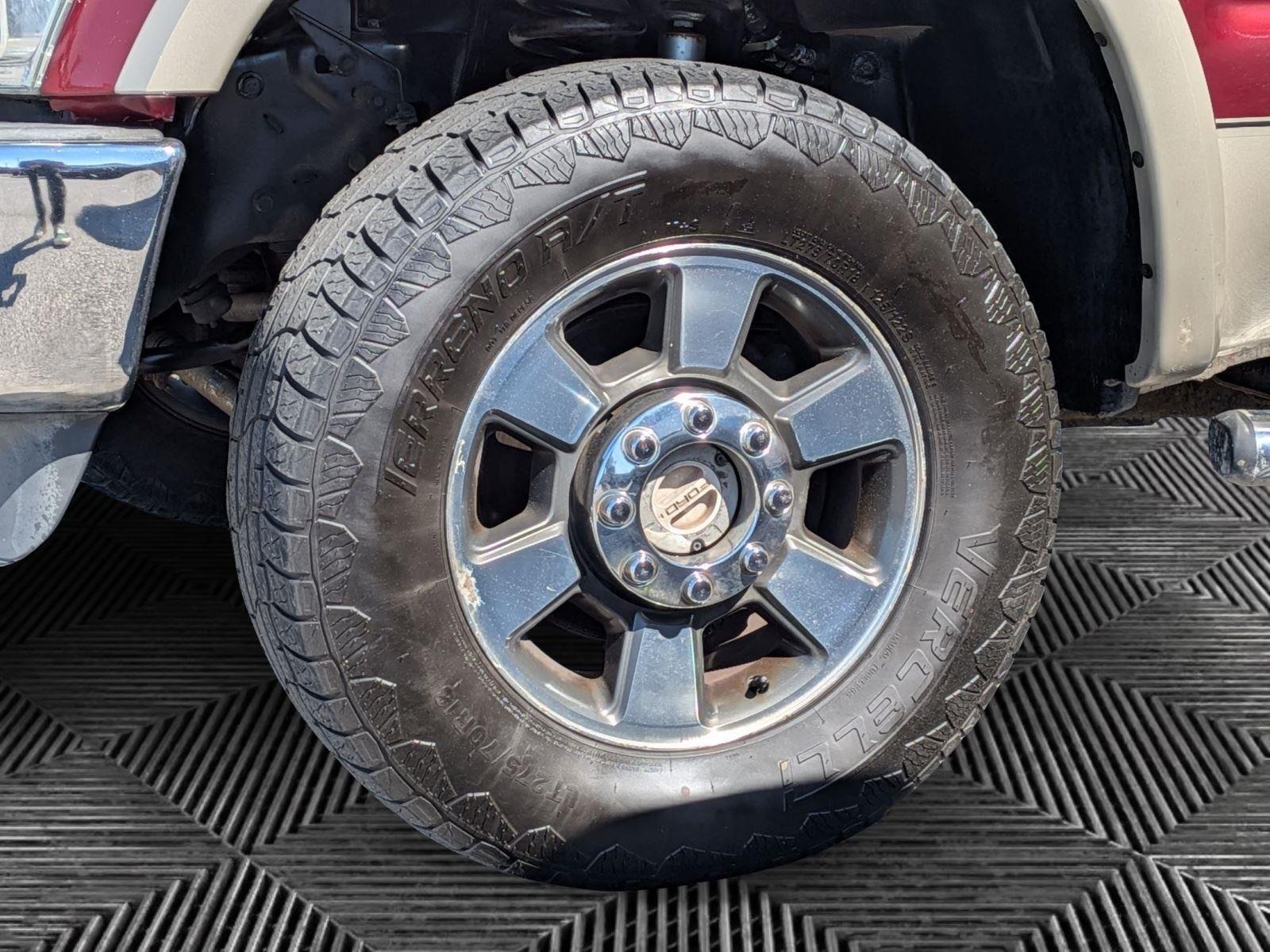 Used 2008 Red Clearcoat Ford Lariat image 9