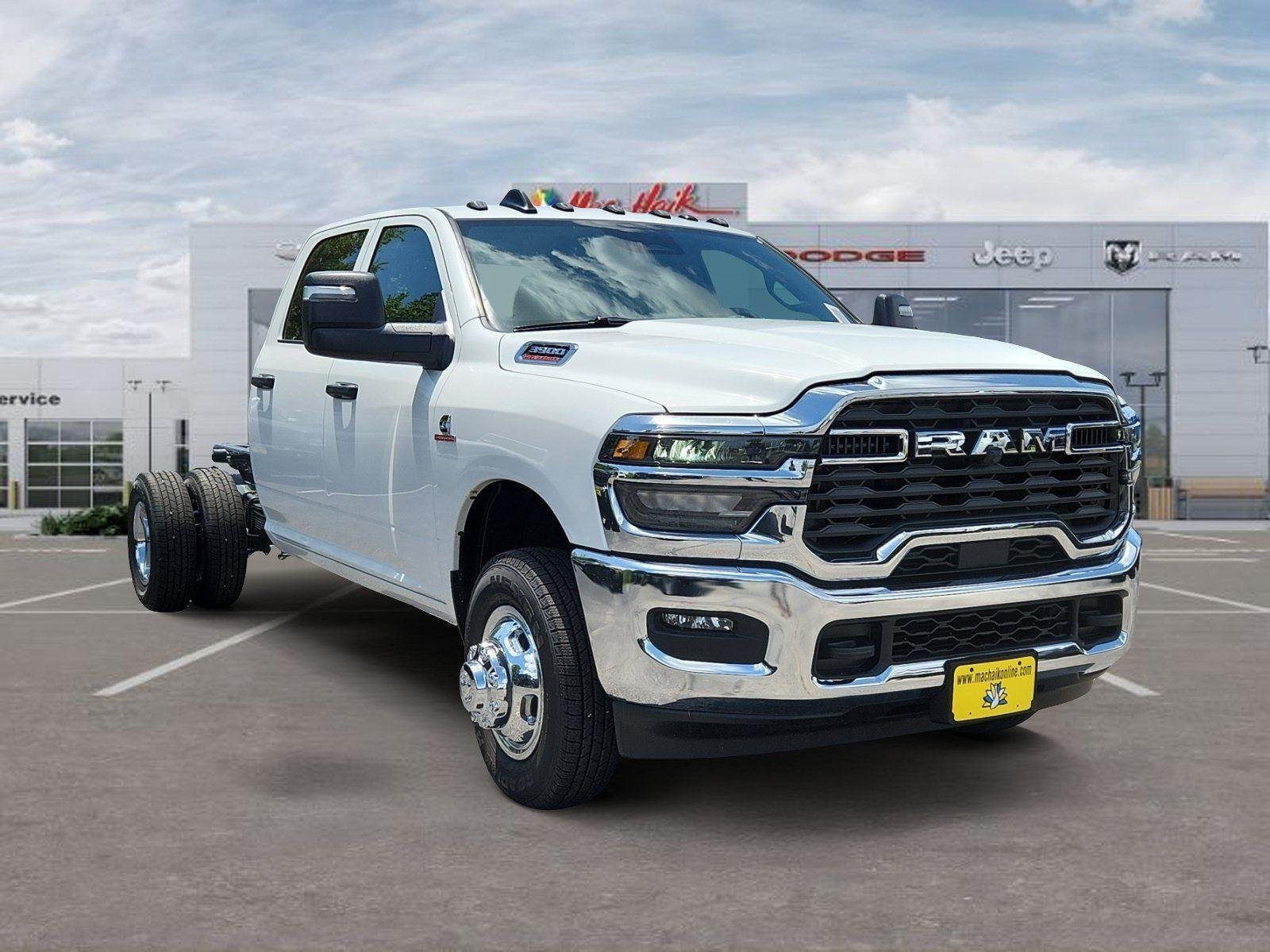New 2026 Bright White Clear-Coat Exterior Paint RAM Tradesman image 7