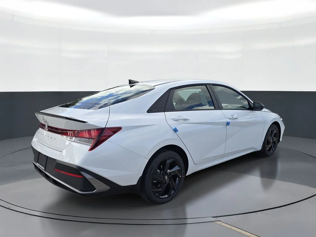 New 2026 White Hyundai SEL Sport image 3