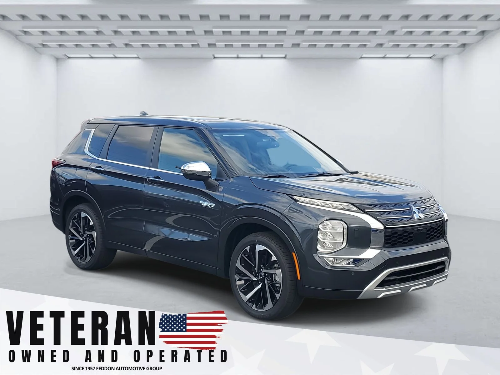 2025 Mitsubishi Outlander Plug-in Hybrid SE S-AWC's photo