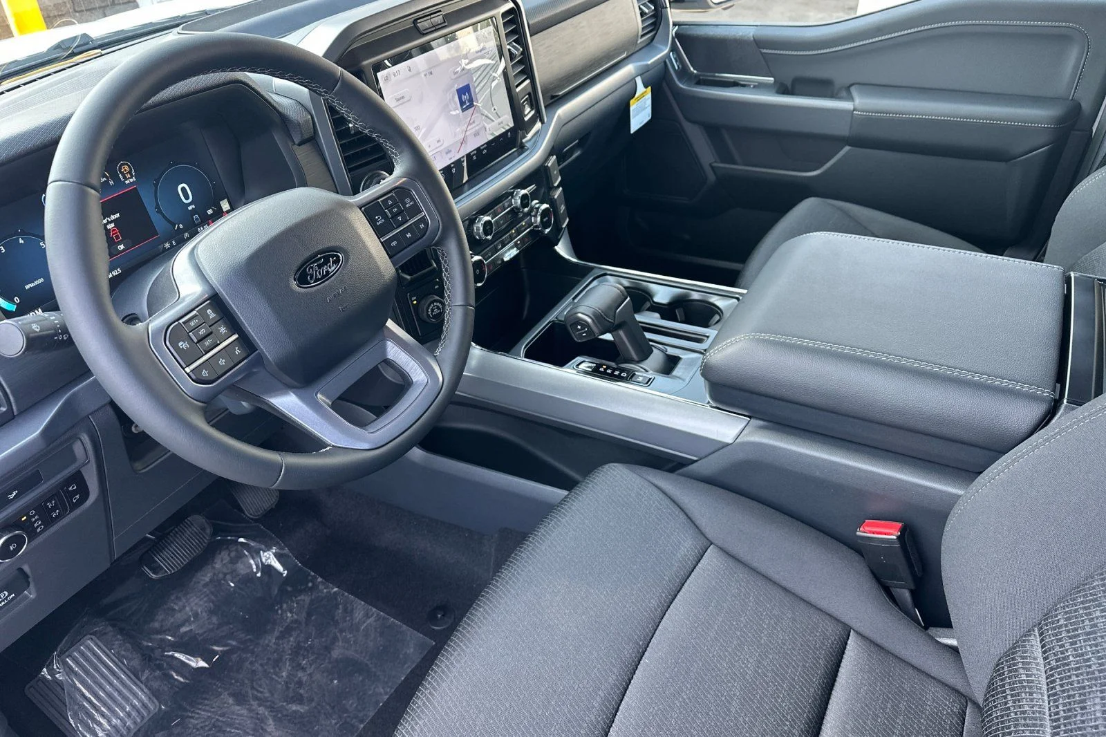 New 2026 Oxford White Ford XLT image 9