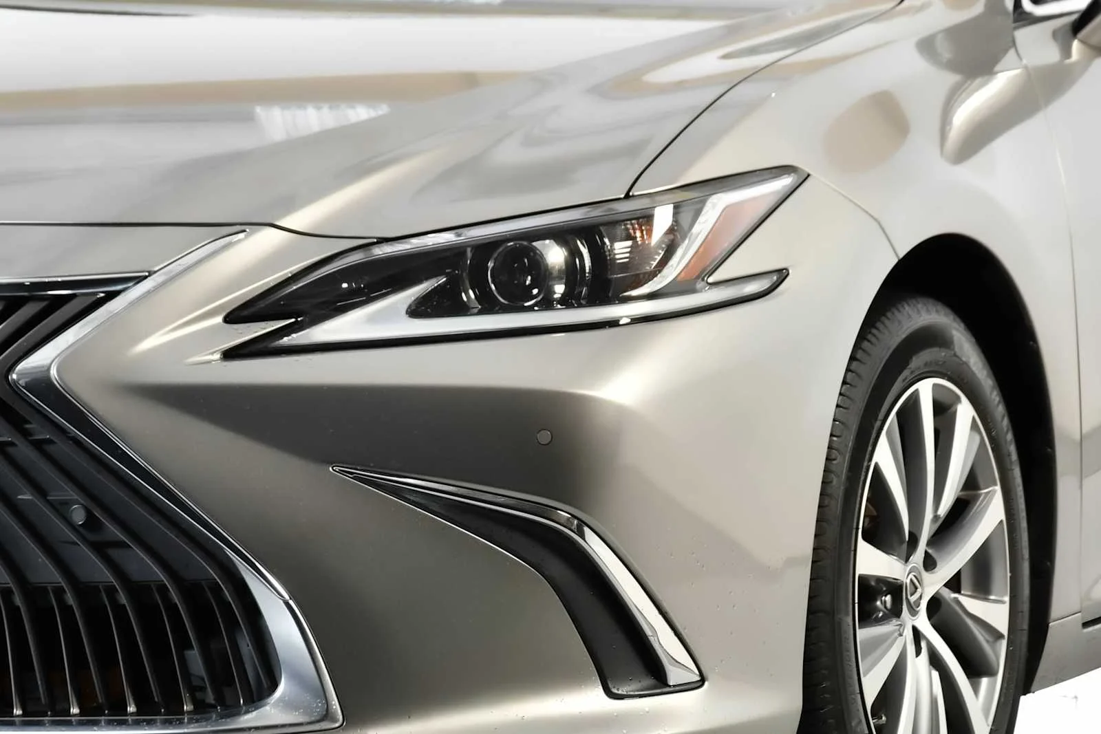 Certified Used 2020 Atomic Silver Lexus  image 11